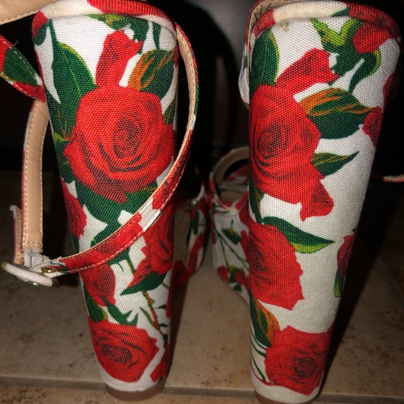 Rose Wedges - Picture 3 of 4